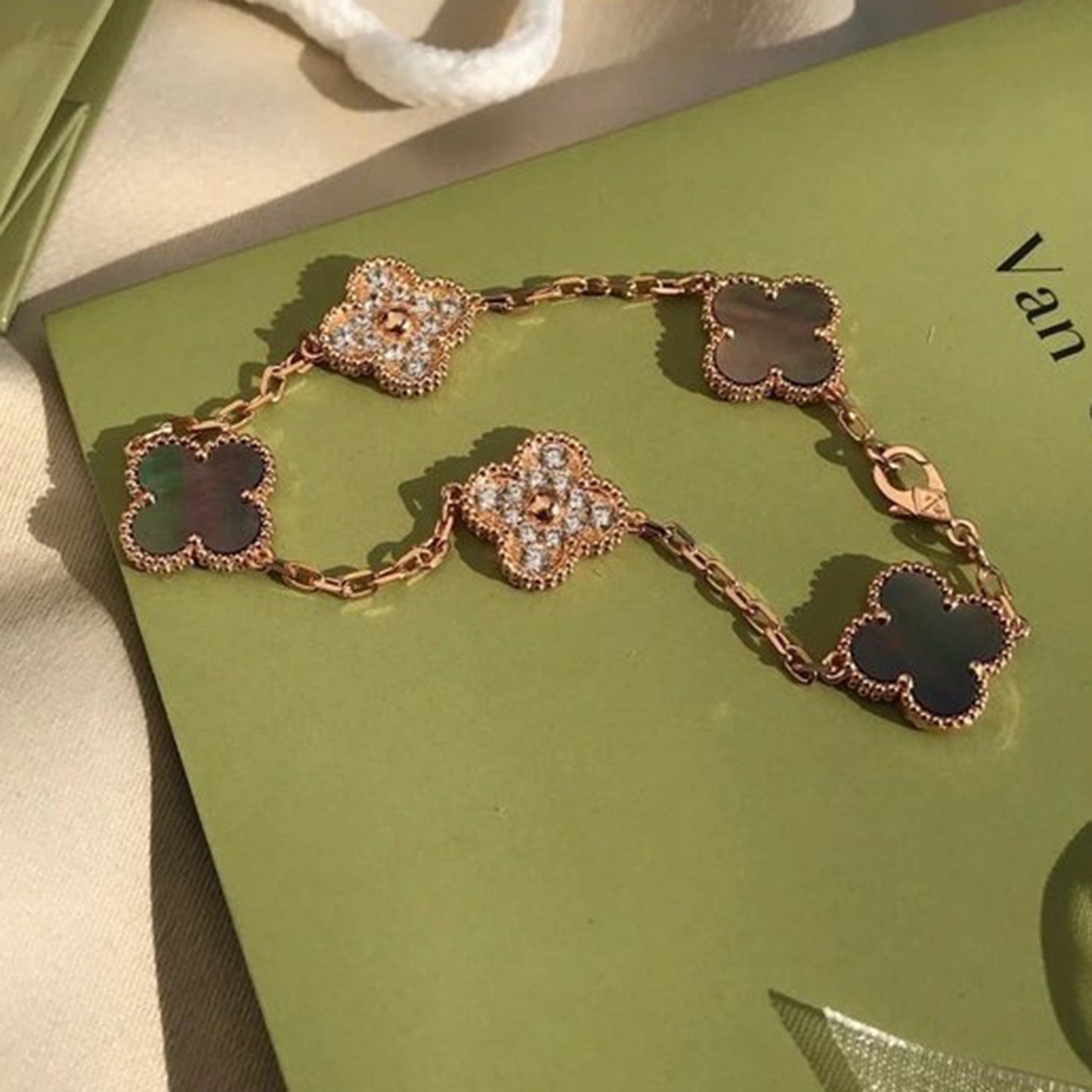 [Revel Jewelry] CLOVER 5 MOTIF GRAY MOP BRACELET COLLECTION