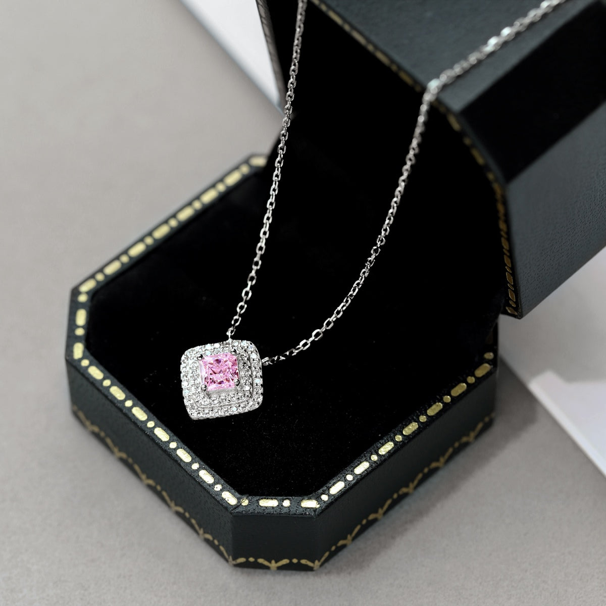 [Revel Jewelry]Funkelnde Asscher-Schliff-Halskette