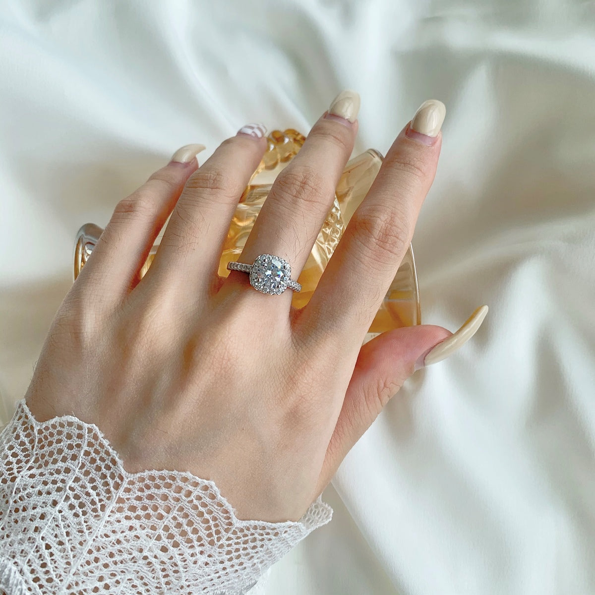 [Revel Jewelry]Dazzling Resplendent Round Cut Wedding Ring