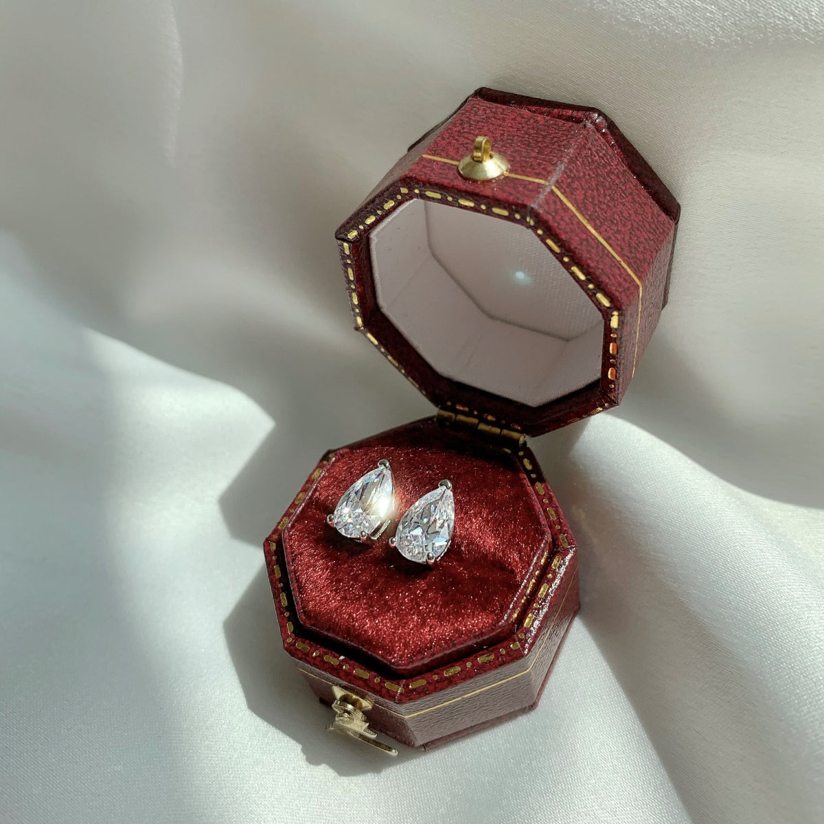 [Revel Jewelry]Ornate Water Drop Shape Earrings