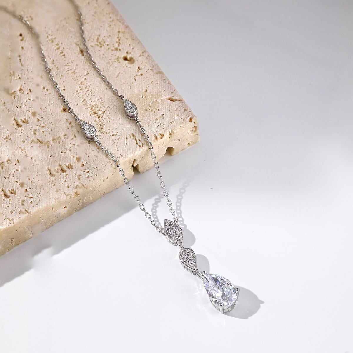 [Revel Jewelry]Dazzling Pear Cut Necklace