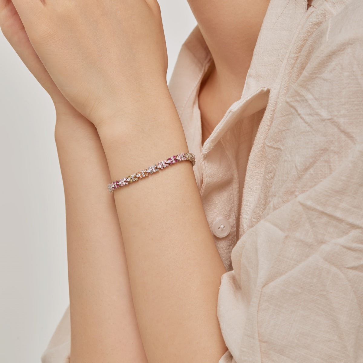 [Revel Jewelry]ユニークでカラフルな蝶の形をしたパーティーブレスレット
