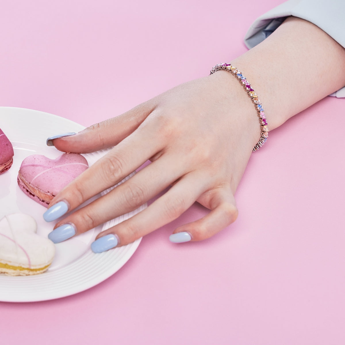 [Revel Jewelry]華やかな輝きを放つ多面カットパーティーブレスレット
