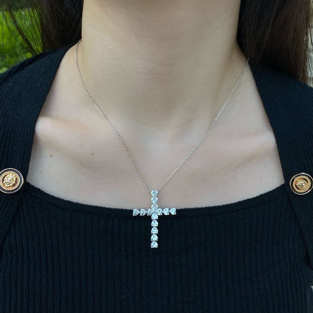 [Revel Jewelry]Radiant Cross Shape Necklace