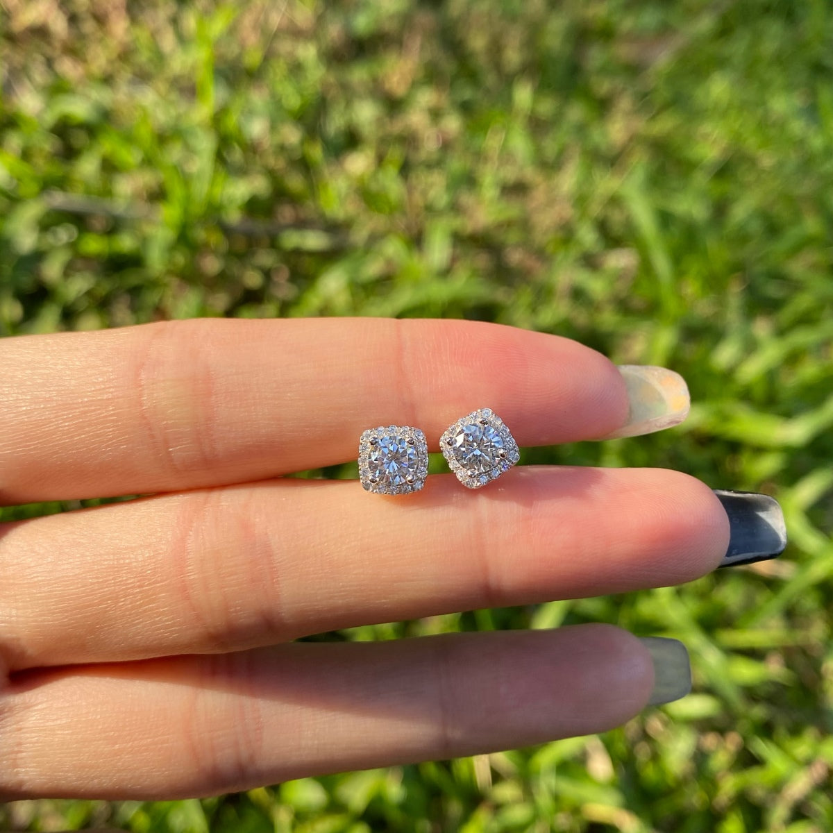 [Revel Jewelry]Classic Round Center Stone Stud Earrings