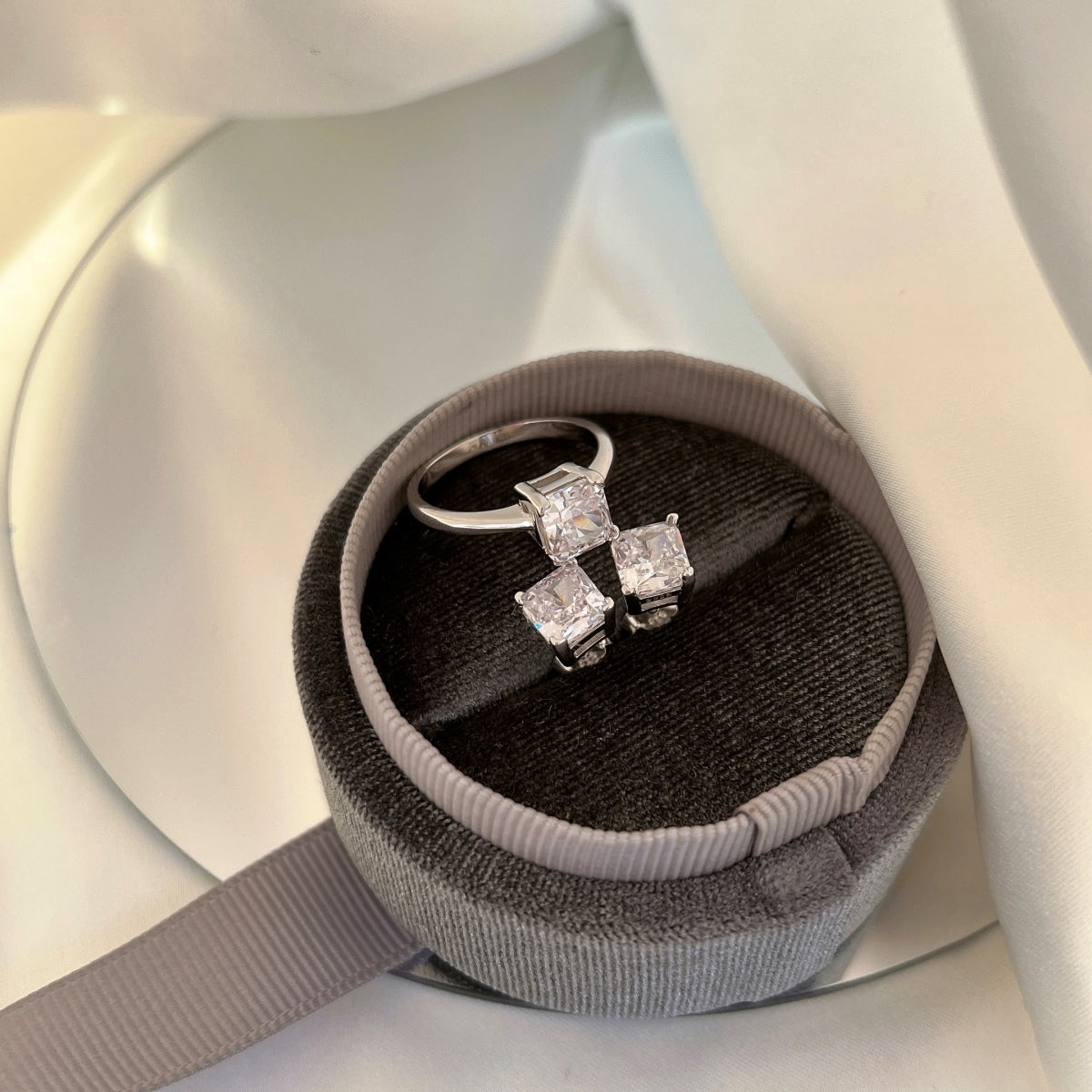[Revel Jewelry]1.0 Carat Radiant Princess Cut Wedding Earrings