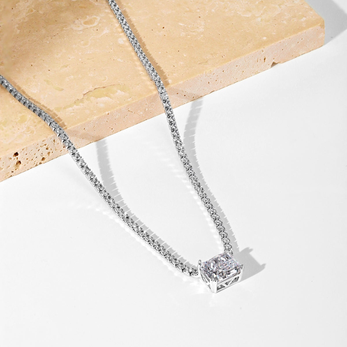 [Revel Jewelry]4.0 Carat Elegant Radiant Cut Necklace