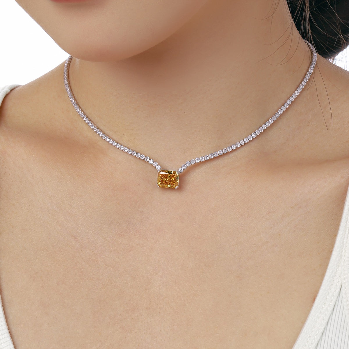 [Revel Jewelry]4.0 Carat Elegant Radiant Cut Necklace