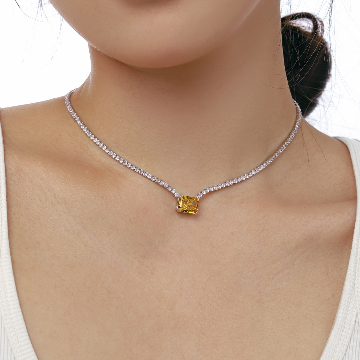 [Revel Jewelry]4.0 Carat Elegant Radiant Cut Necklace