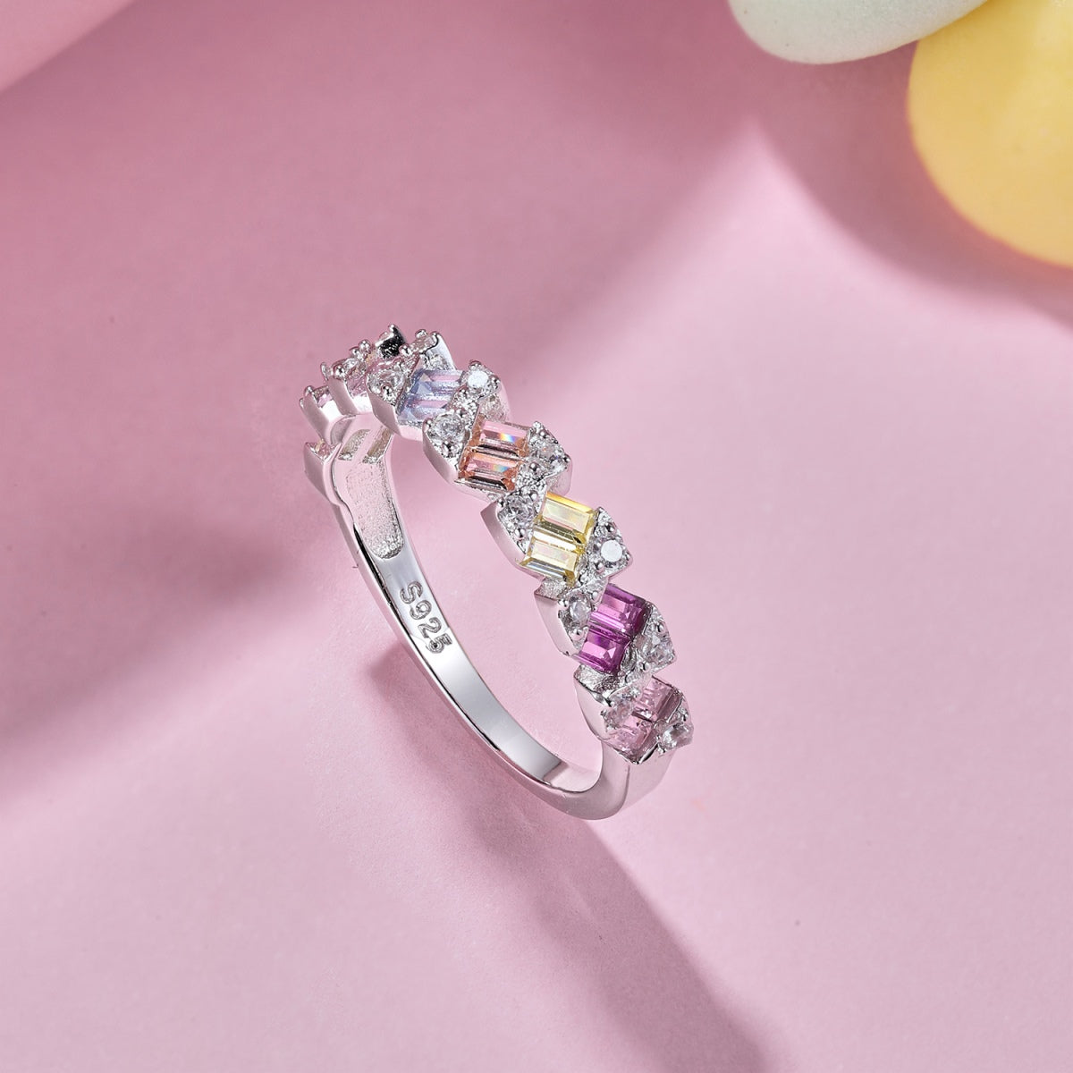 [Revel Jewelry]Delicate Vibrant Emerald Cut Daily Ring