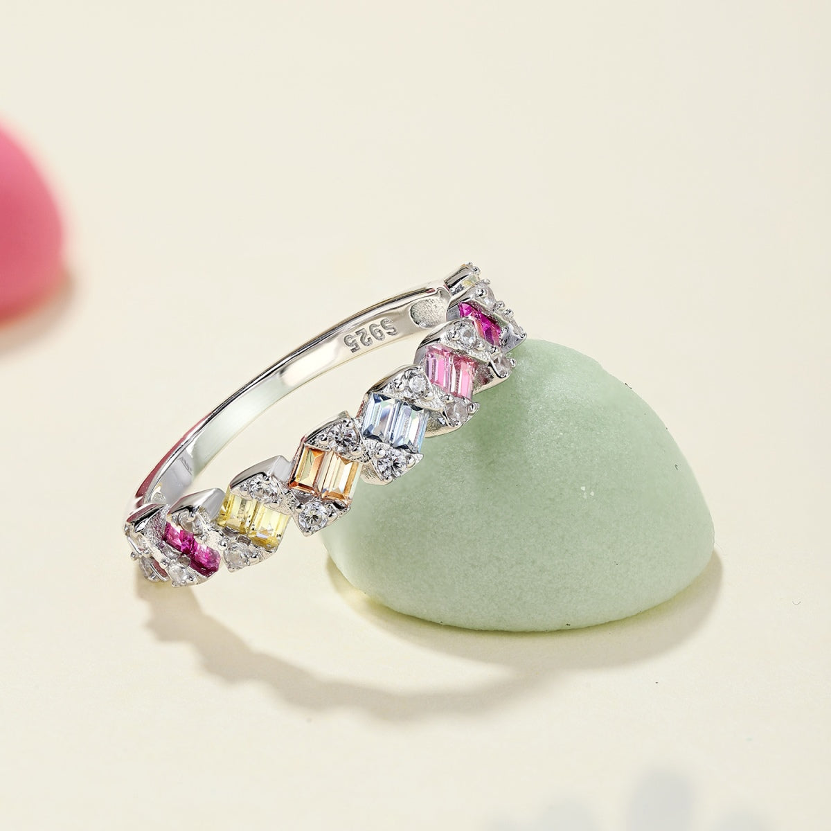 [Revel Jewelry]Delicate Vibrant Emerald Cut Daily Ring