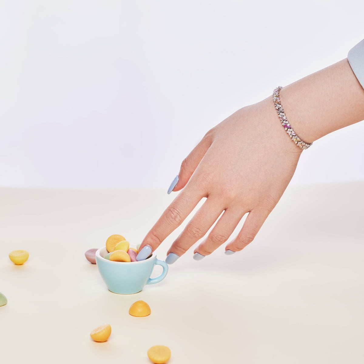 [Revel Jewelry]光り輝くユニークなマルチシェイプデイリーブレスレット