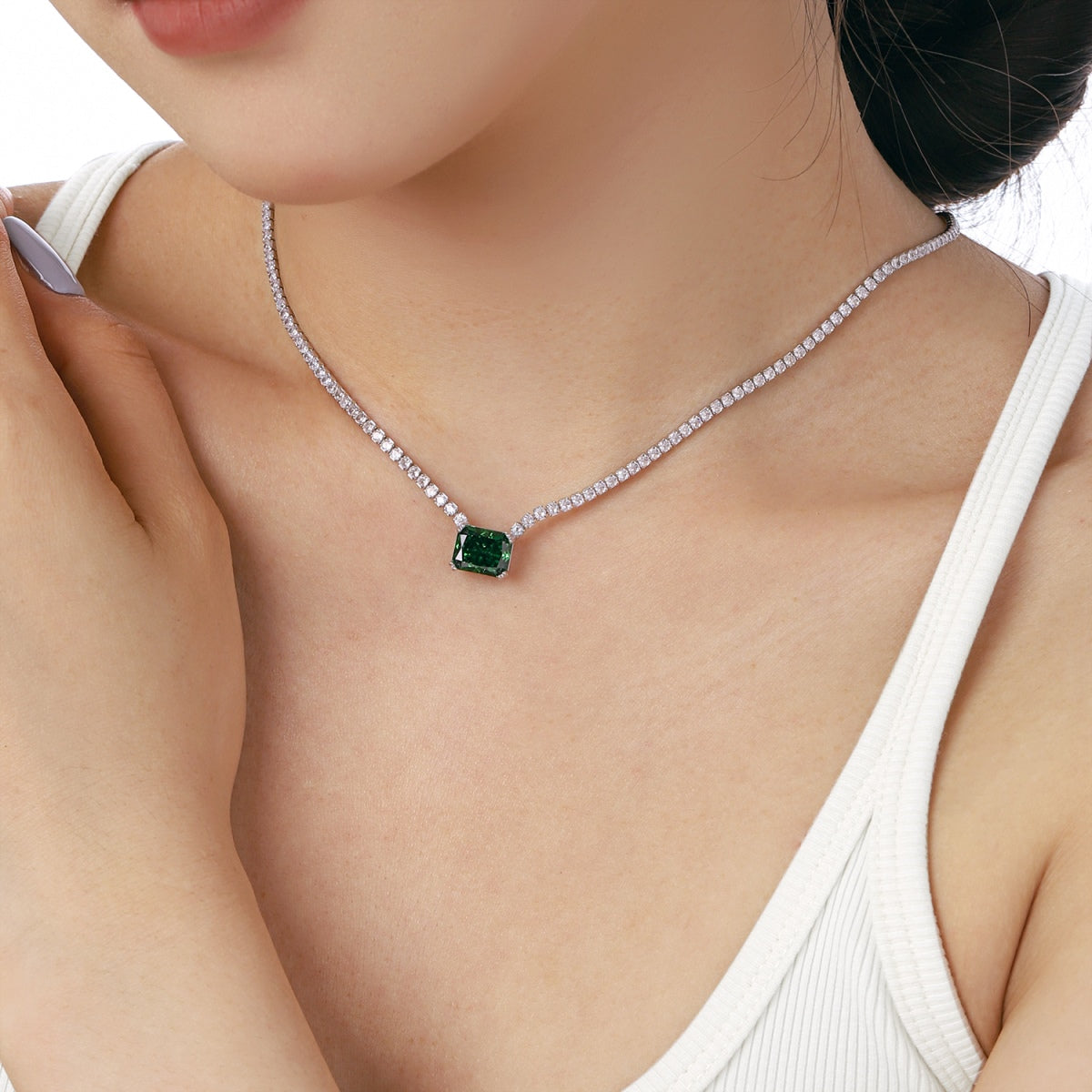 [Revel Jewelry]4.0 Carat Elegant Radiant Cut Necklace