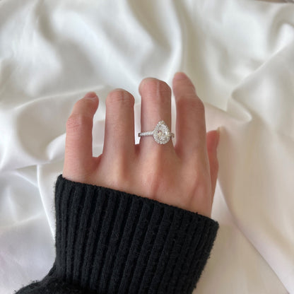 [Revel Jewelry]1.0 Carat Luxurious Resplendent Water Drop Shape Wedding Ring