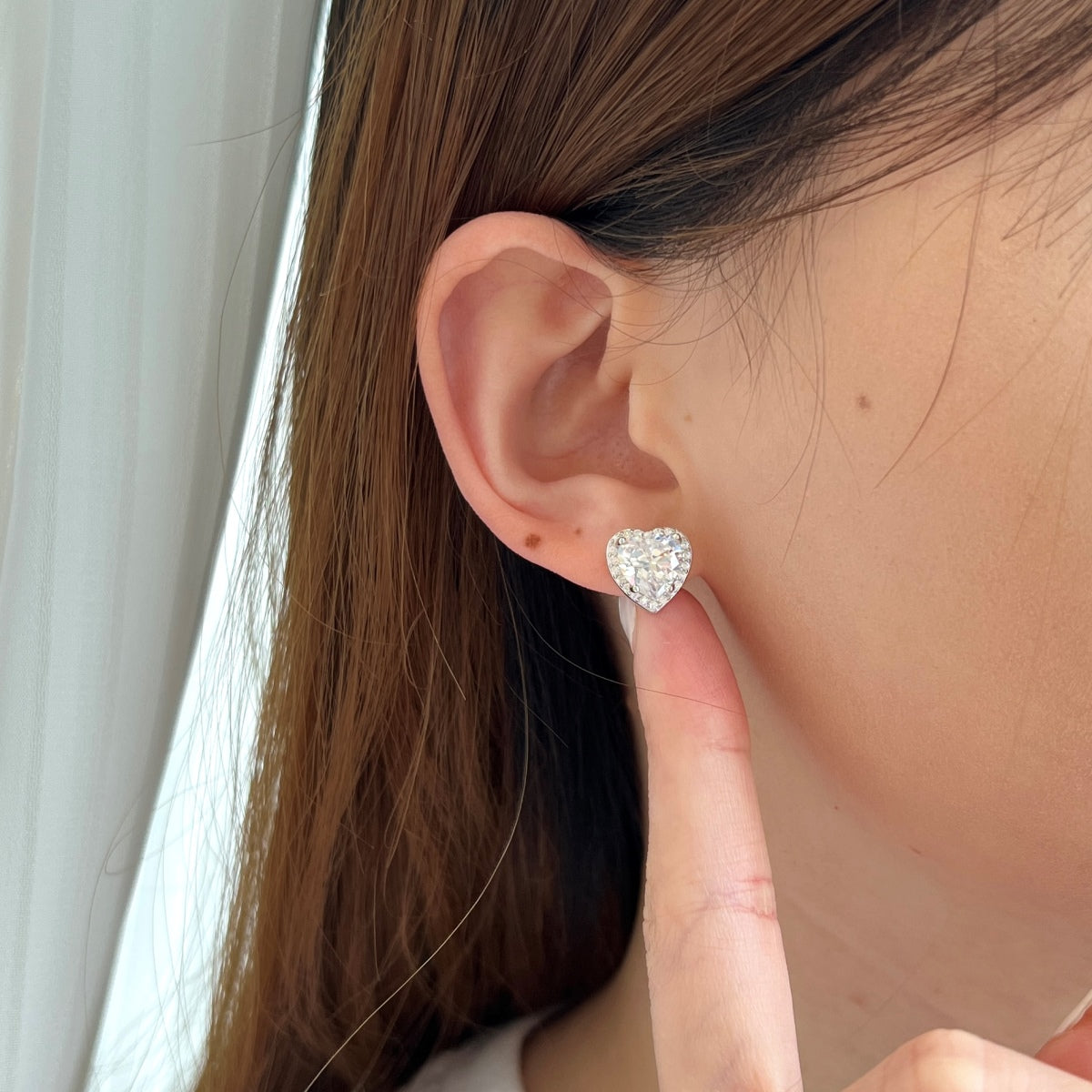 [Revel Jewelry]Sparkling Heart Shape Lover Earrings