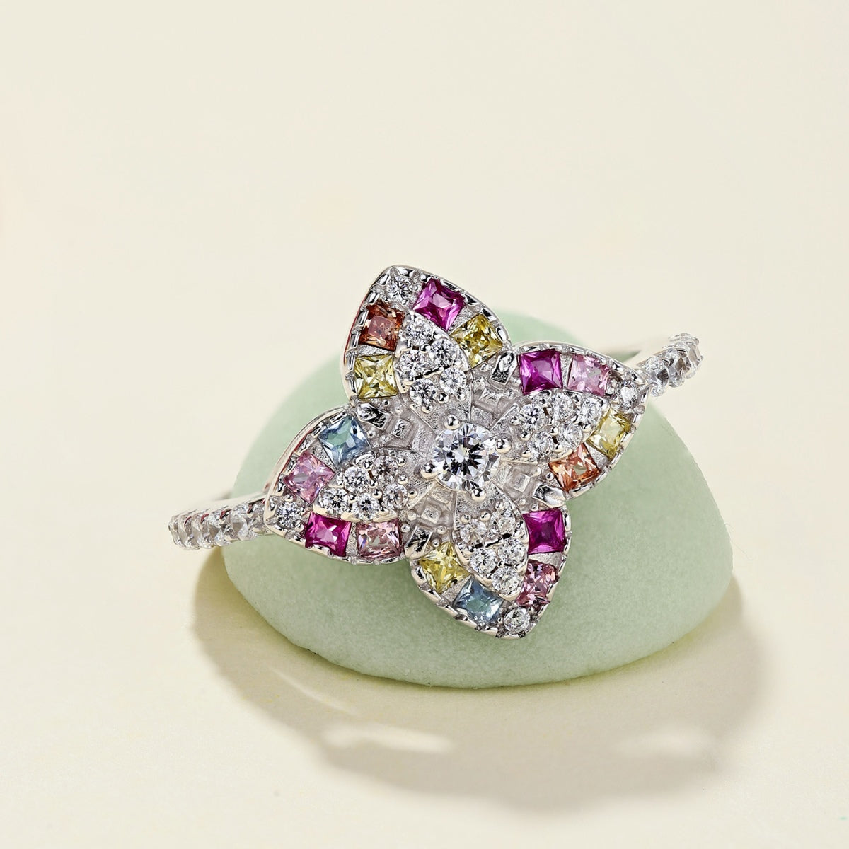 [Revel Jewelry]Luxurious Colorful Flower Shape Banquet Ring