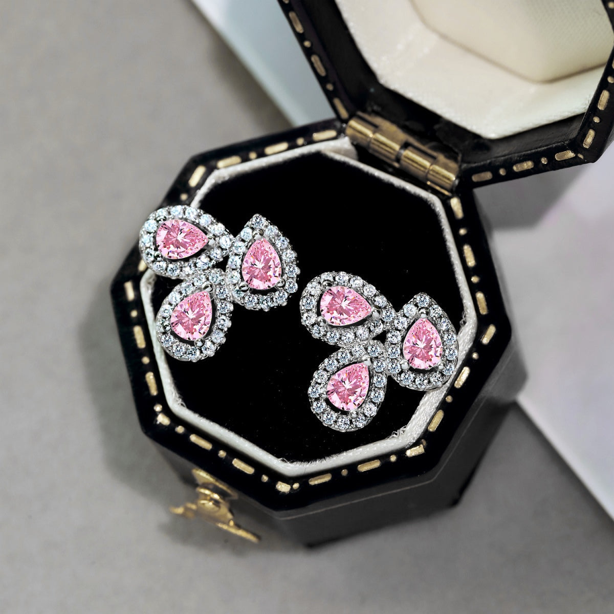[Revel Jewelry]Ornate Flower Shape Pear Cut Lover Earrings