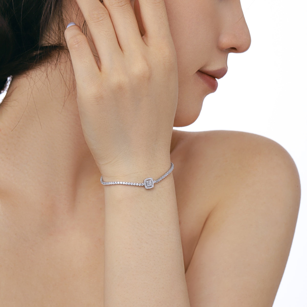 [Revel Jewelry]豪華絢爛なスクエア型バンケットブレスレット
