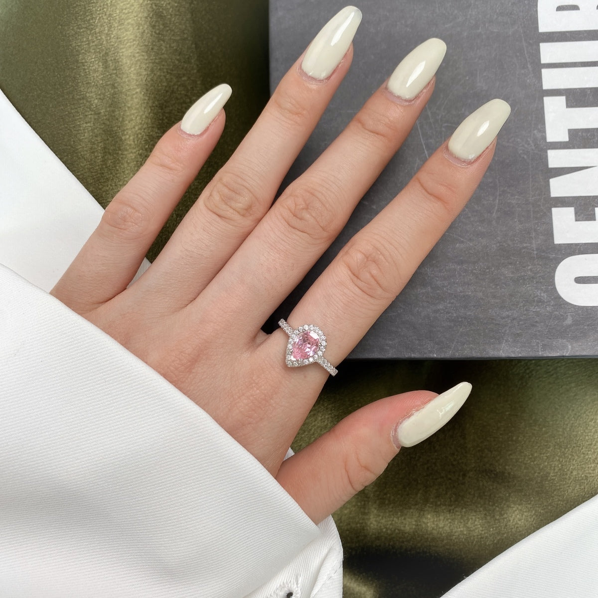 [Revel Jewelry]1.0 Carat Luxurious Resplendent Water Drop Shape Wedding Ring
