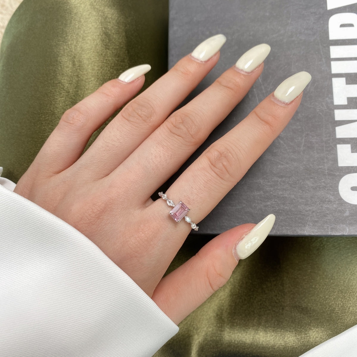 [Revel Jewelry]1.0 Carat Dainty Resplendent Radiant Cut Daily Ring
