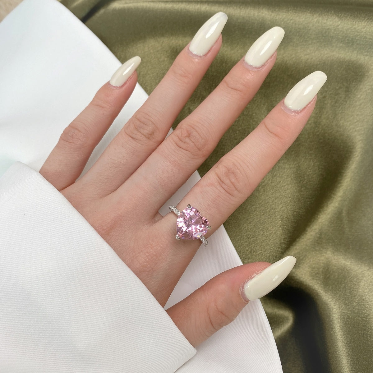 [Revel Jewelry]6.0 Carat Luxurious Sparkling Romantic Heart Cut Lover Ring