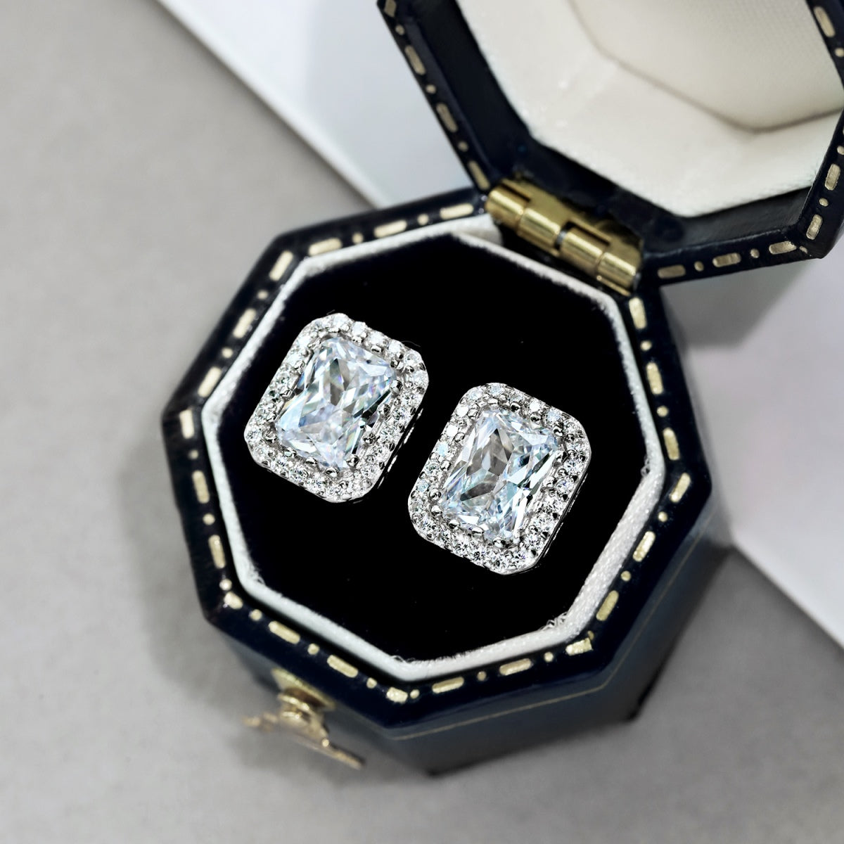 [Revel Jewelry]1.0 Carat Luxurious Dainty Emerald Cut Daily Earrings