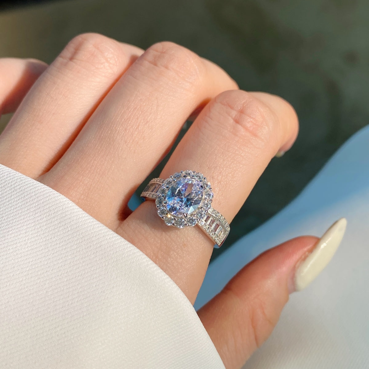 [Revel Jewelry]1.5 Carat Dazzling Charming Oval Cut Banquet Ring