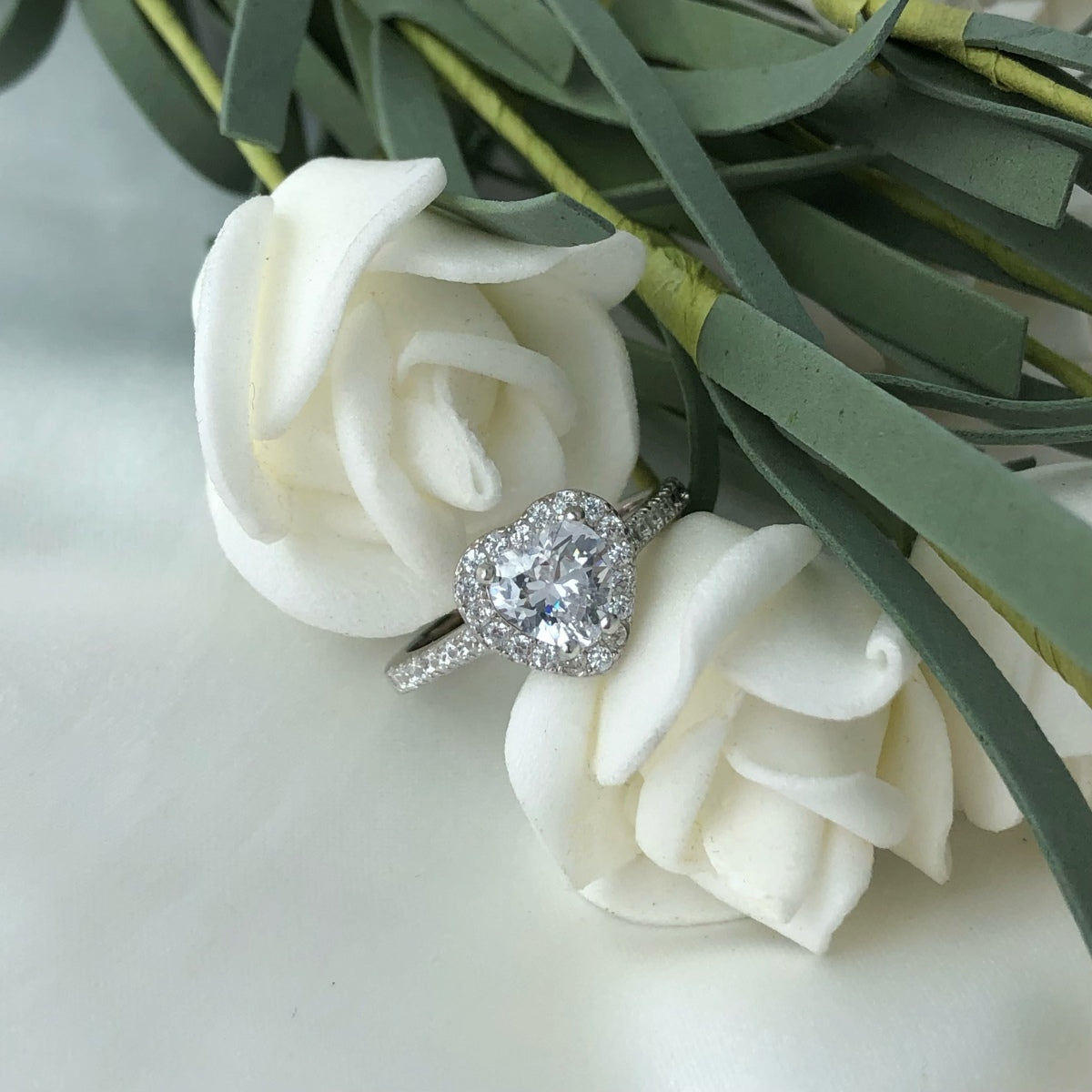 [Revel Jewelry]Eternity Splashy Romantic Heart Shape Lover Ring