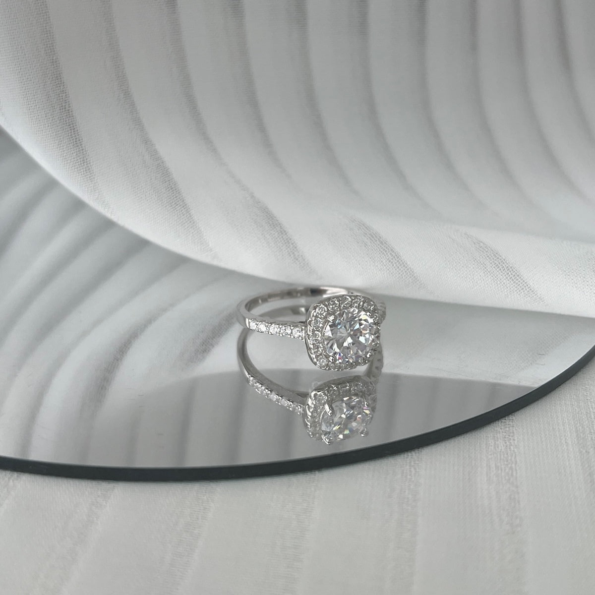 [Revel Jewelry]Dazzling Resplendent Round Cut Wedding Ring