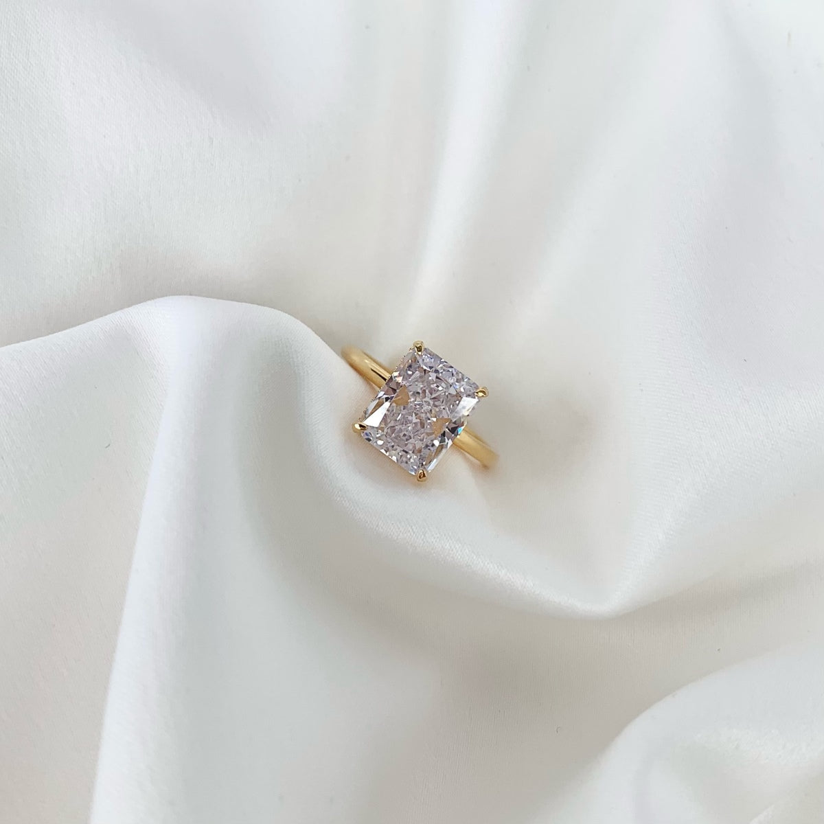 [Revel Jewelry]4.0 Carat Ornate Enchanting Radiand Cut Banquet Ring
