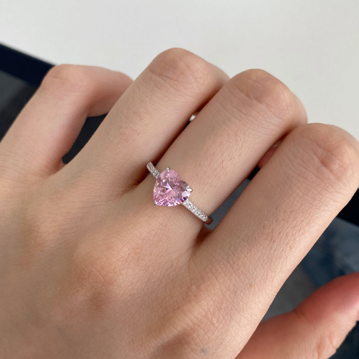 [Revel Jewelry]2.0 Carat Dazzling Lustrous Heart Cut Lover Ring