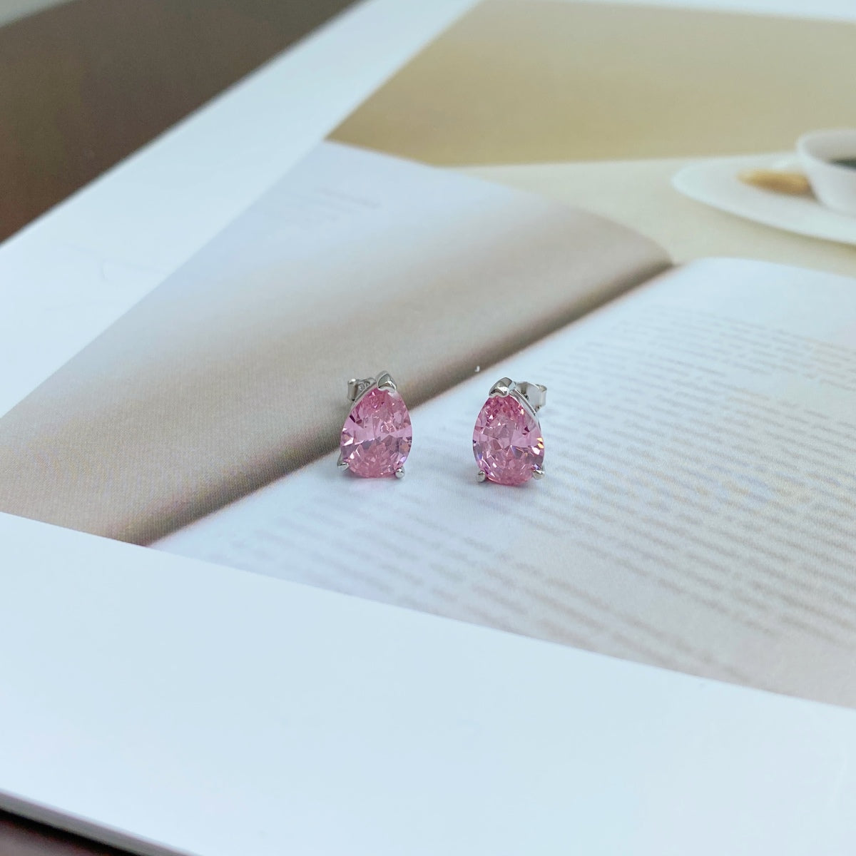[Revel Jewelry]Ornate Water Drop Shape Earrings