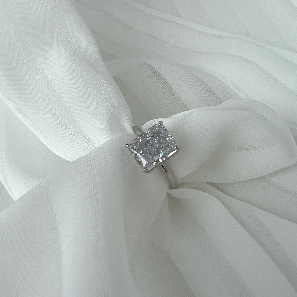 [Revel Jewelry]4.0 Carat Ornate Enchanting Radiand Cut Banquet Ring