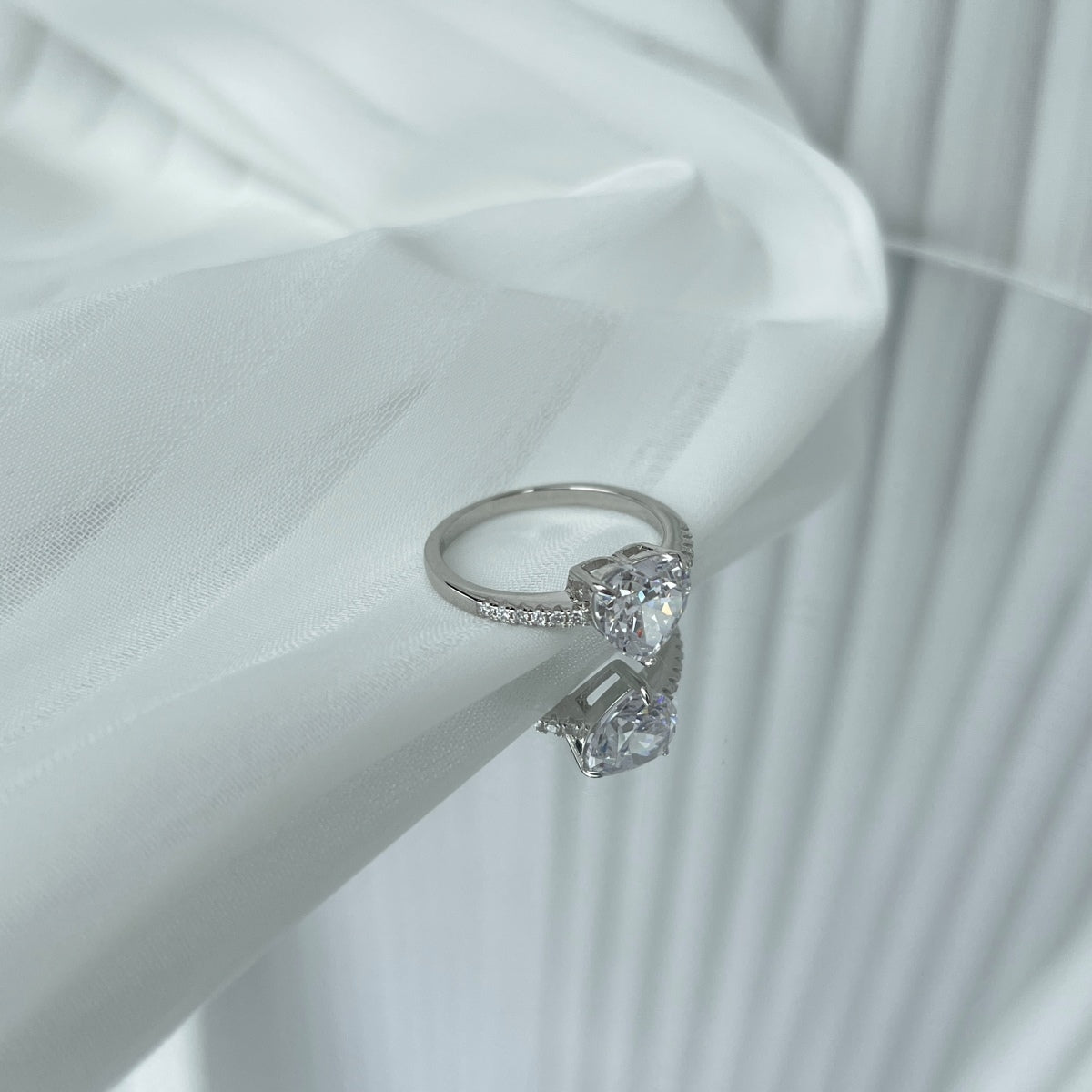 [Revel Jewelry]2.0 Carat Dazzling Lustrous Heart Cut Lover Ring