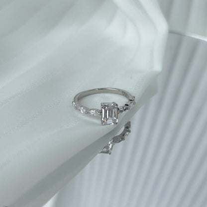 [Revel Jewelry]1.0 Carat Dainty Resplendent Radiant Cut Daily Ring
