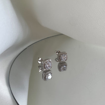 [Revel Jewelry]Classic Round Center Stone Stud Earrings