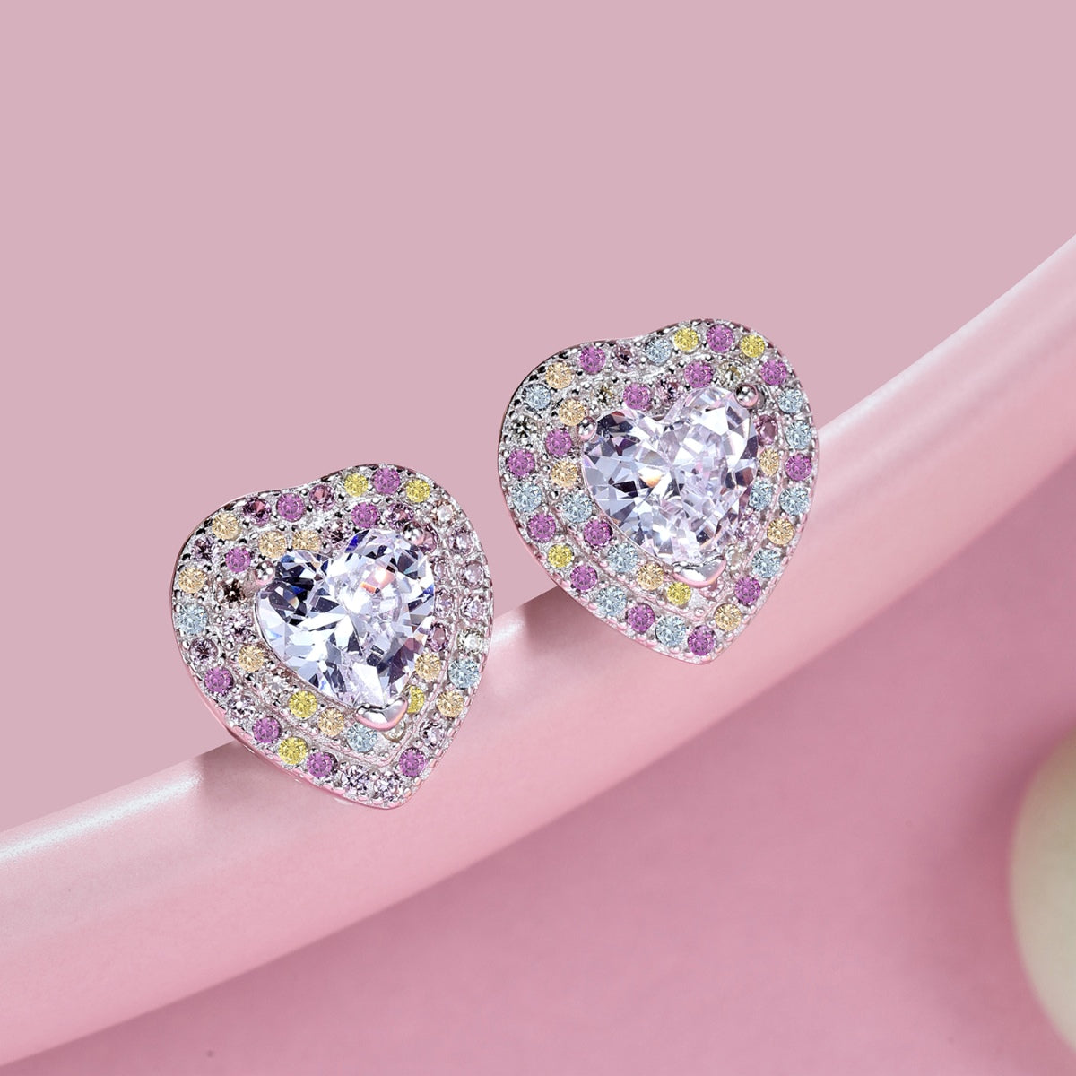 [Revel Jewelry]Dazzling Heart Shape Lover Earrings