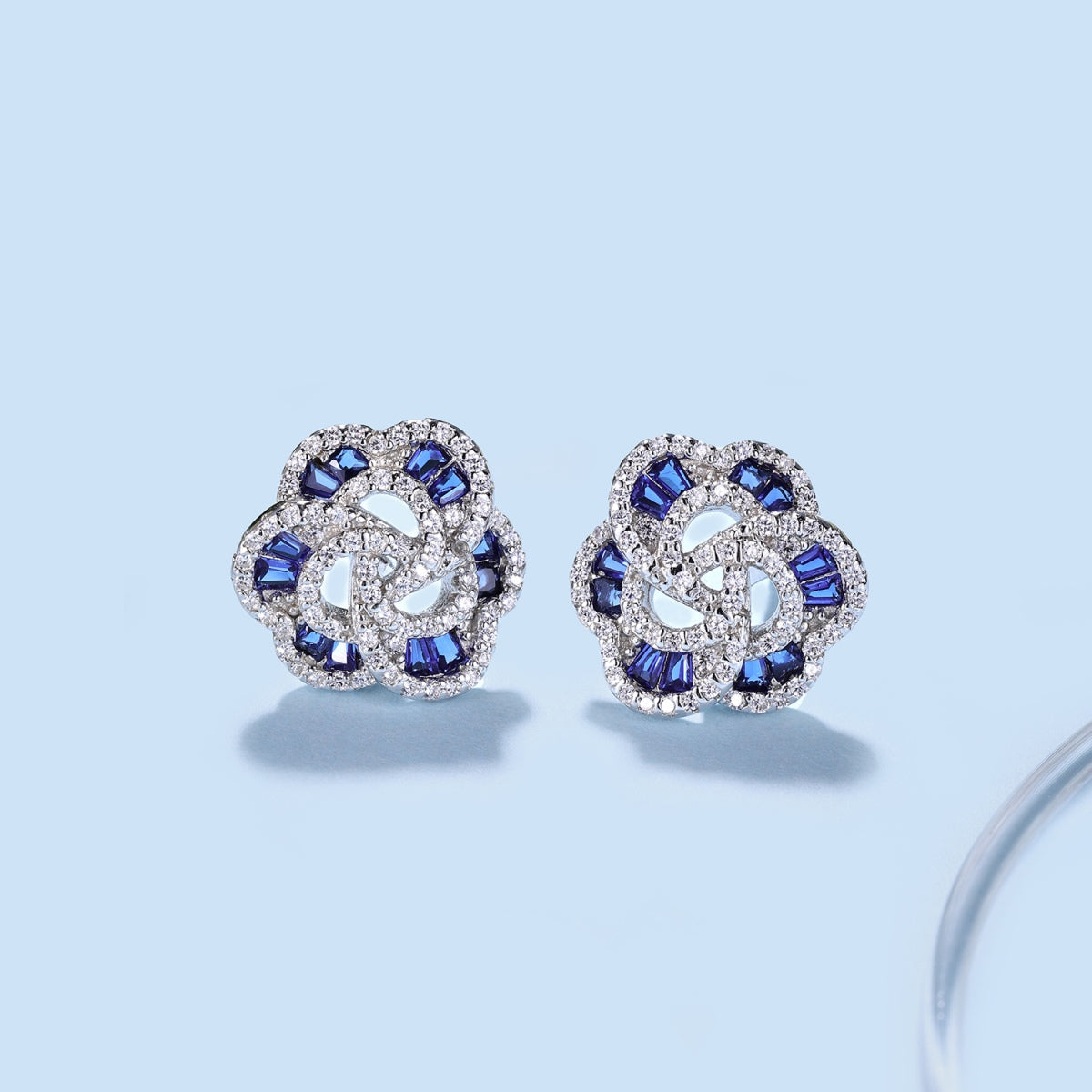 [Revel Jewelry]Exquisite Flower Shape Daily Earrings