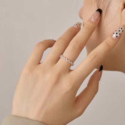 [Revel Jewelry]Delicate Enchanting Wave Shape Daily Ring