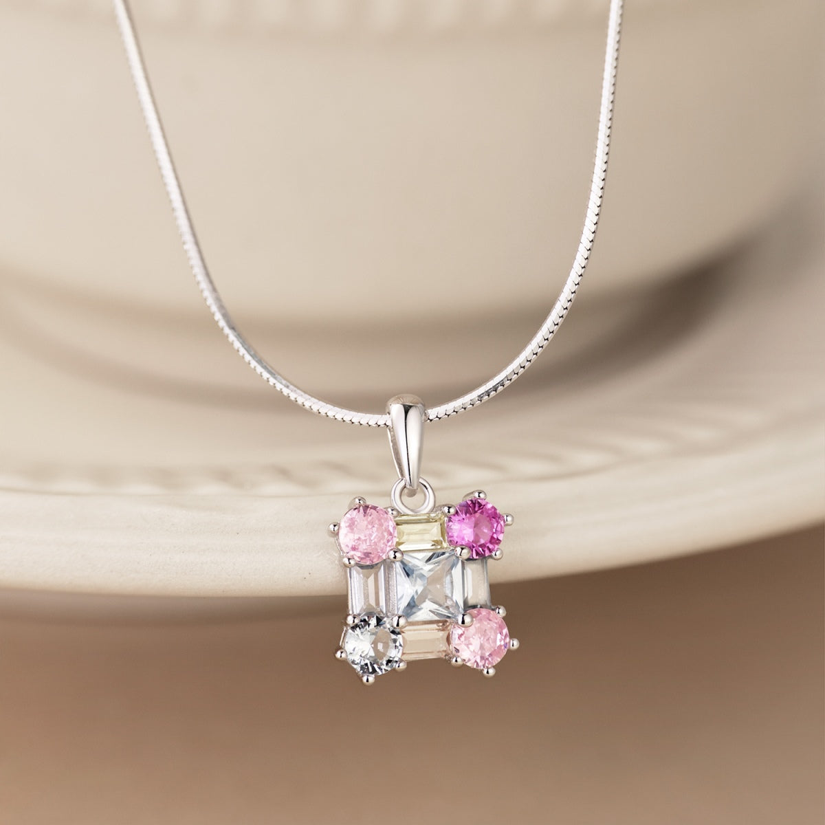 [Revel Jewelry]Gorgeous Multi Colorful Necklace