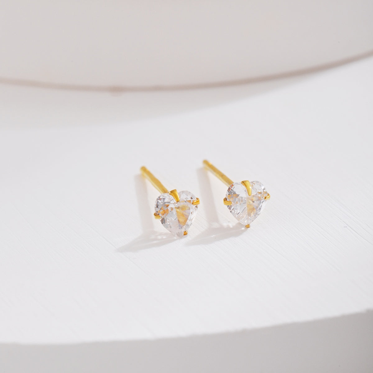 [Revel Jewelry]Sparkling Heart Shaped Simple Earrings