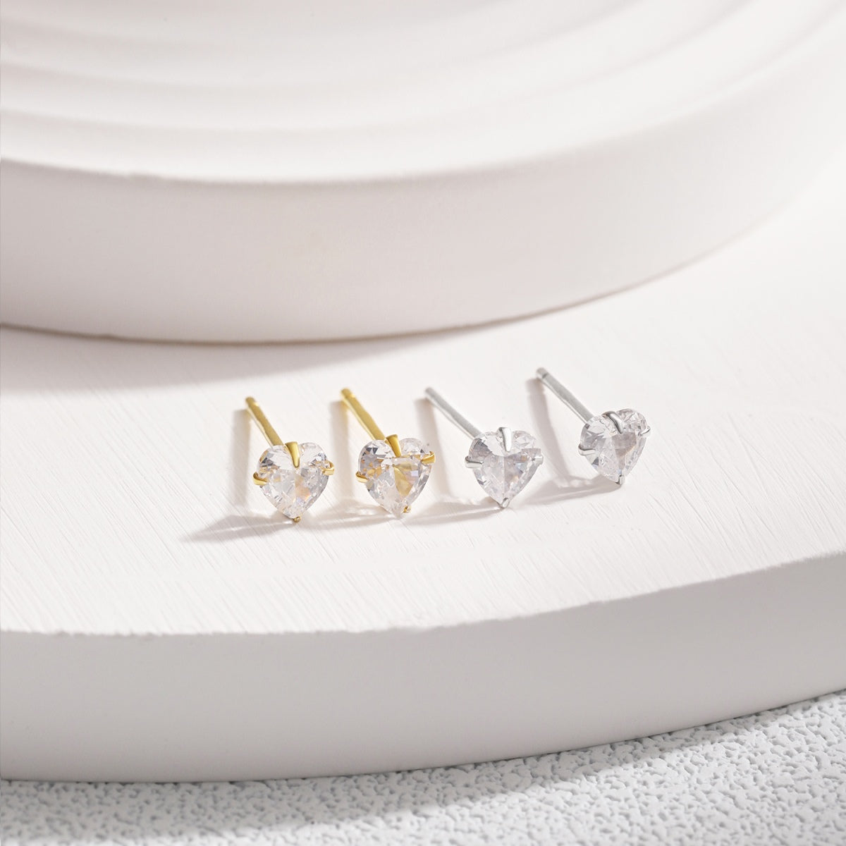 [Revel Jewelry]Sparkling Heart Shaped Simple Earrings