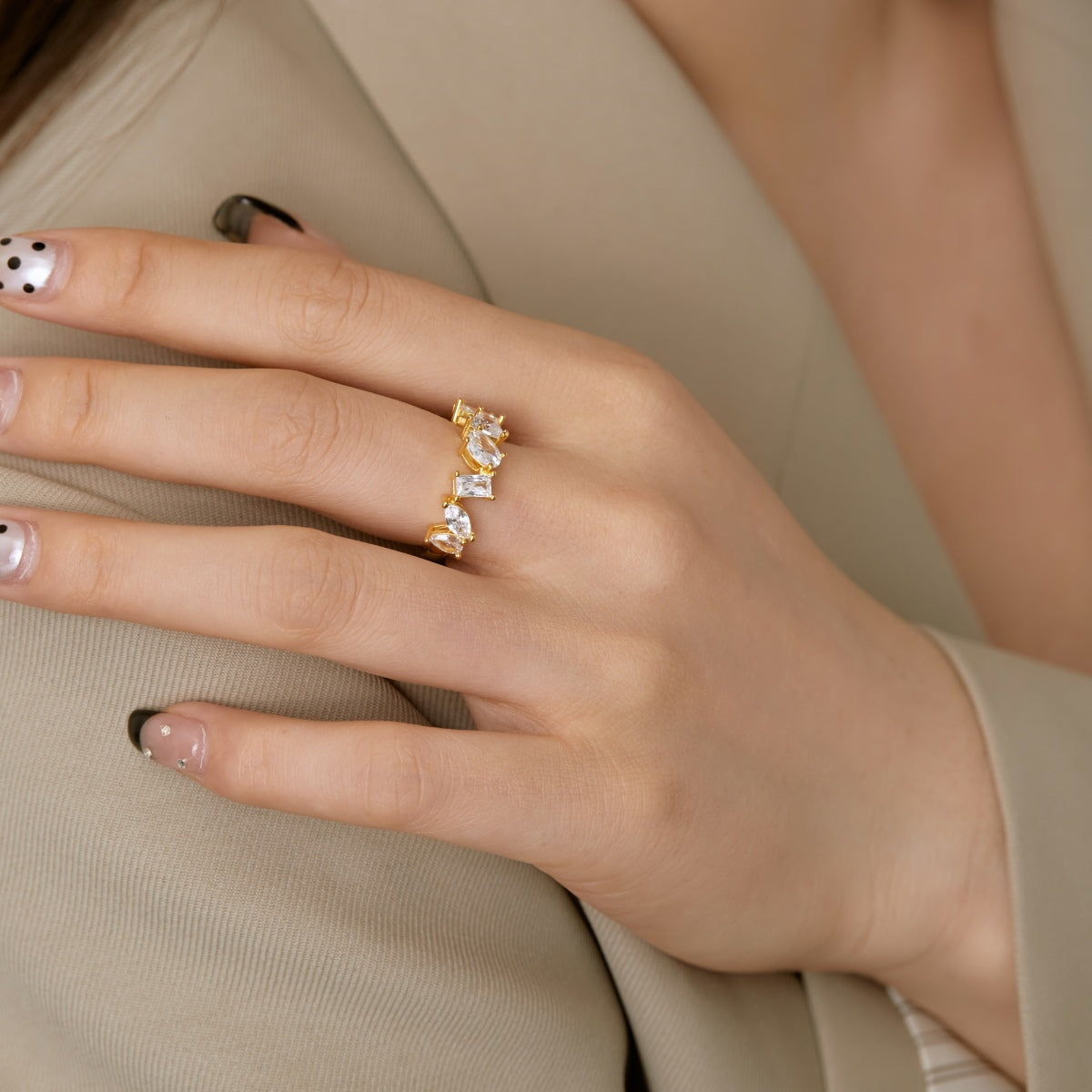 [Revel Jewelry]Delicate Multi Cut Ring