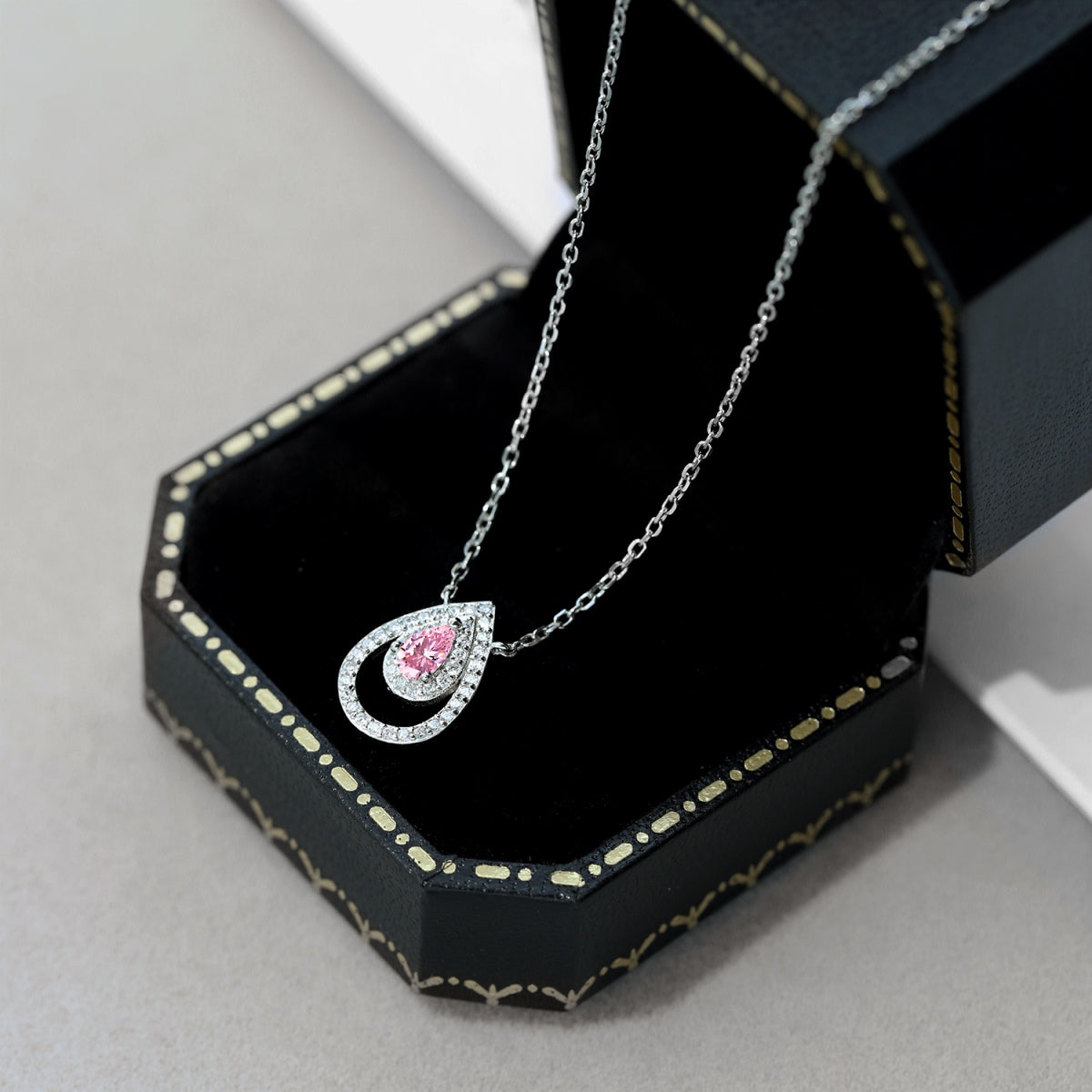 [Revel Jewelry]Sparkling Pear Cut Necklace