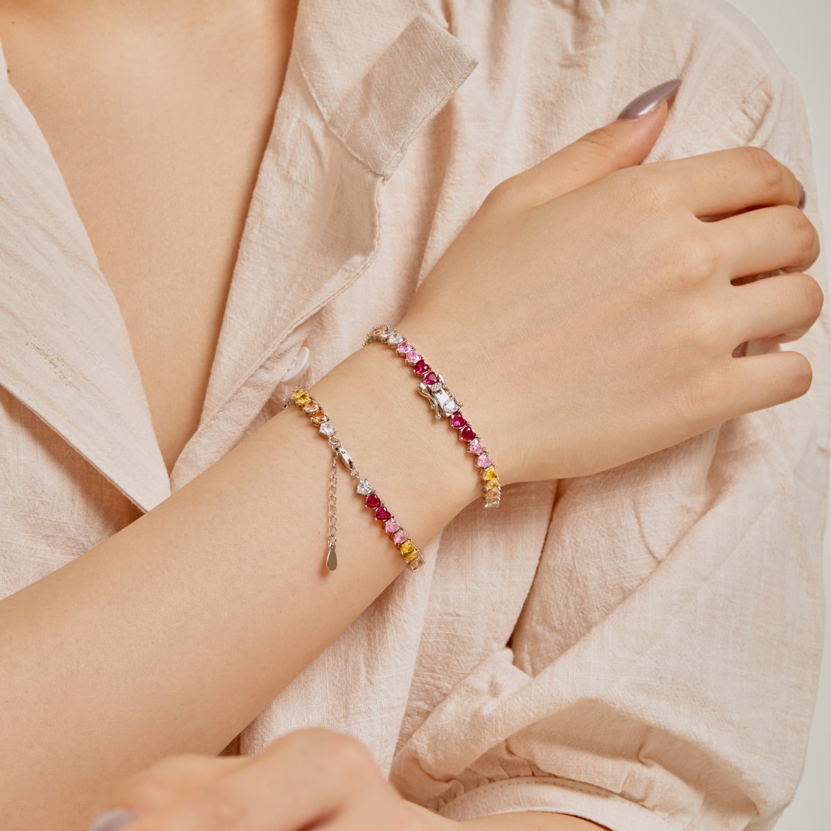 [Revel Jewelry]ラグジュアリーカラフルロマンチックハート型ラバーブレスレット