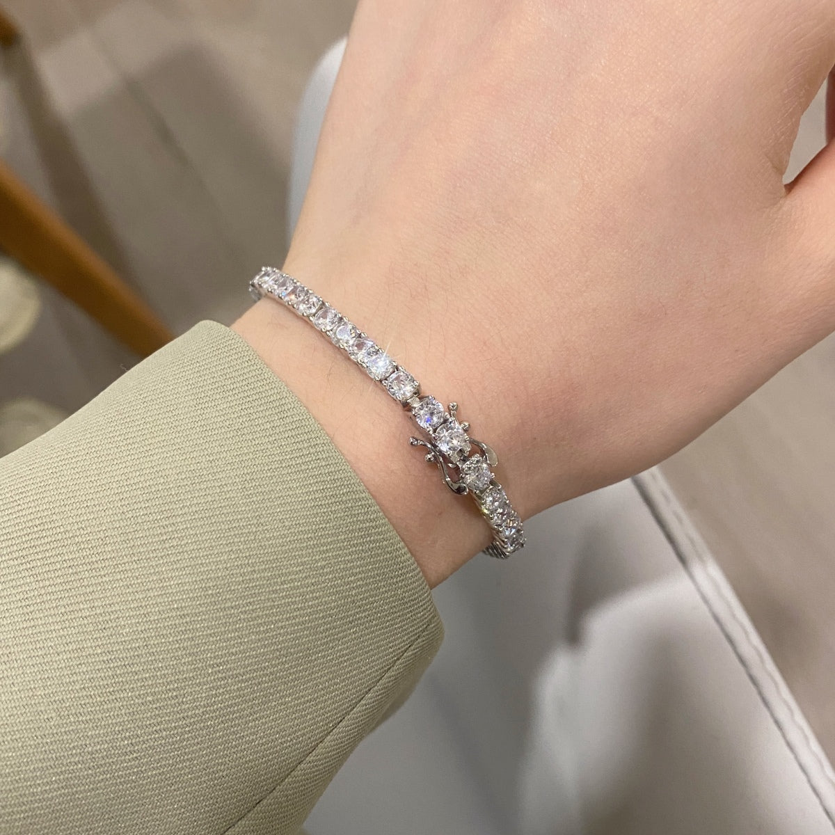 [Revel Jewelry]豪華な装飾のラウンドカットテニスブレスレット