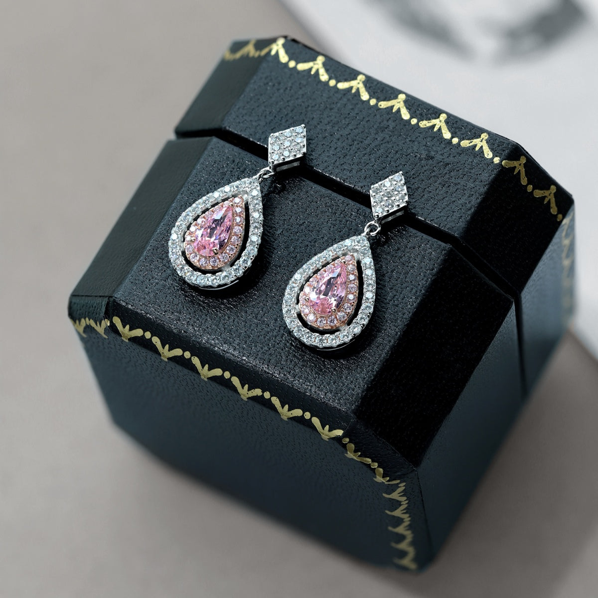 [Revel Jewelry]Ornate Delicate Water Drop Shape Banquet Earrings