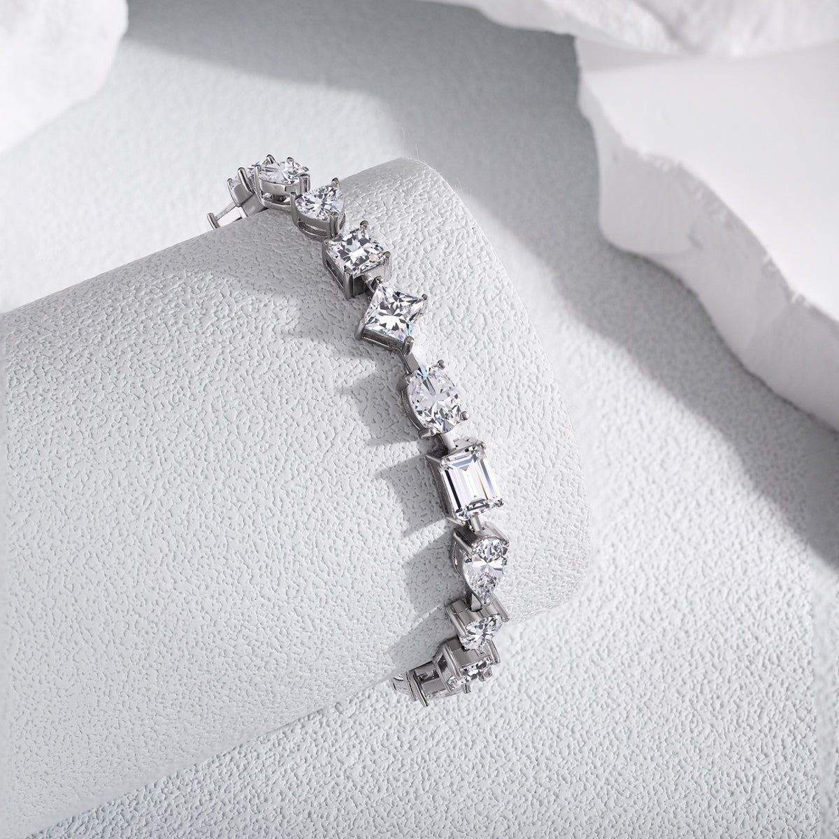[Revel Jewelry]Einzigartiges, exquisites Armband mit mehreren Schliffformen für den Alltag