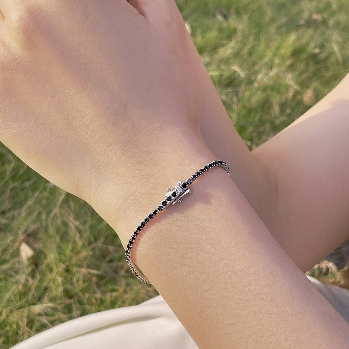 [Revel Jewelry]華やかでカラフルなラウンドカットのパーティーブレスレット