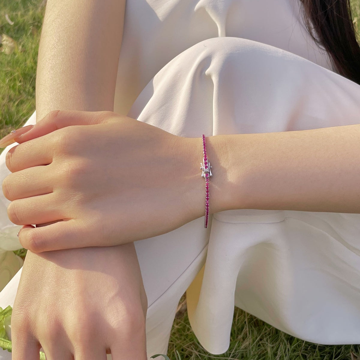 [Revel Jewelry]華やかでカラフルなラウンドカットのパーティーブレスレット